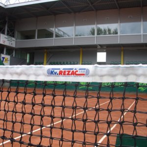 Tennisevõrk topeltäärega