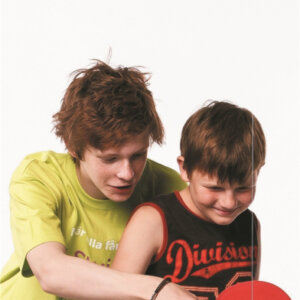 Kiikuv lauatennisemäng